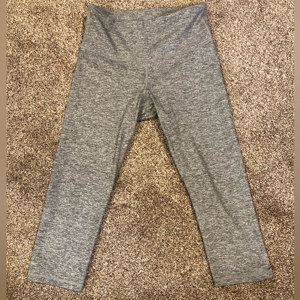 💙Old Navy Cropped Active Leggings SIZE: Large